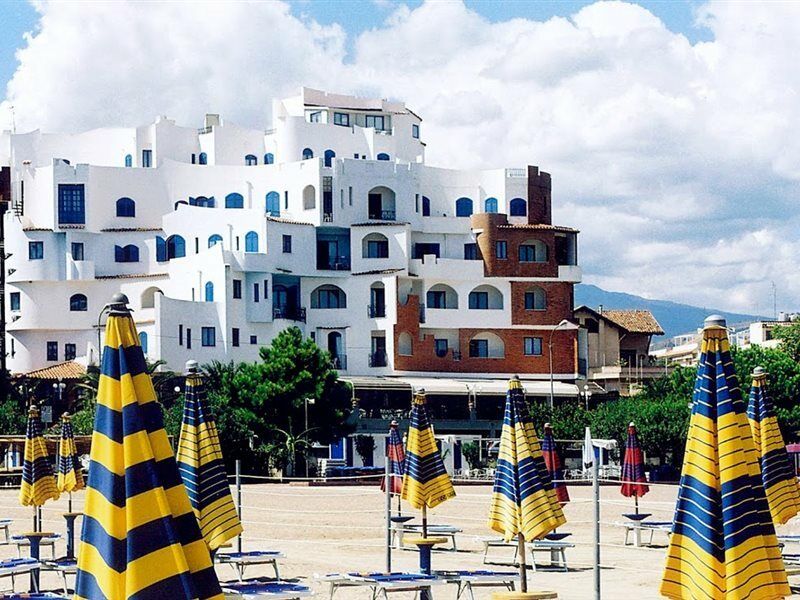 Sporting Baia Hotel Giardini Naxos Exterior photo